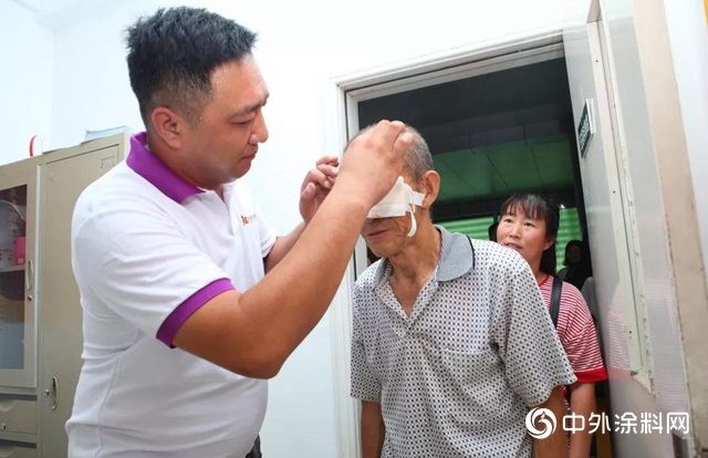 “叶氏化工义工队”探访复明者 紫荆花助力流动眼科手术车再送“光明”"134239"